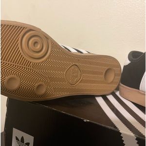 Adidas Seely size 10